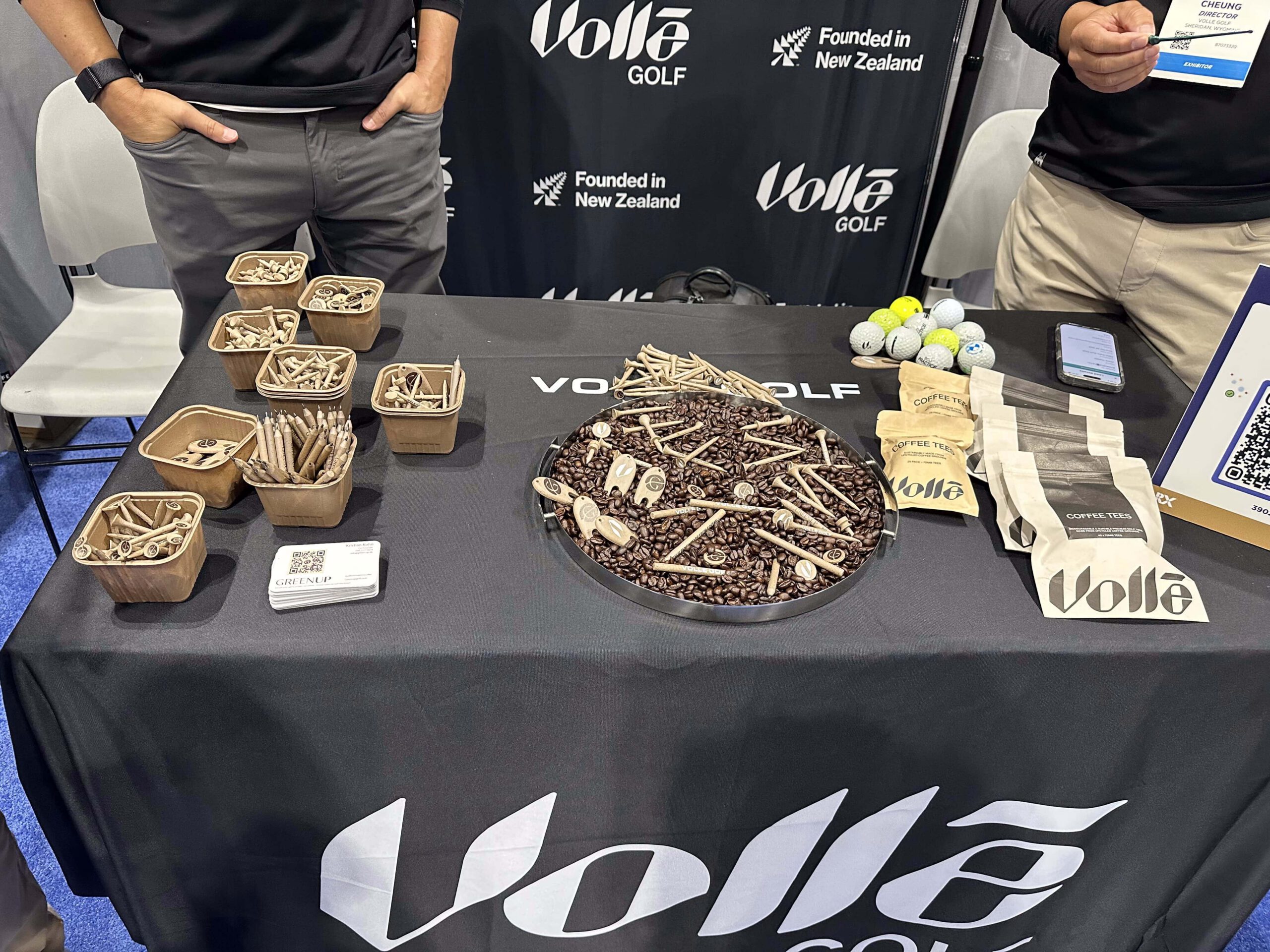 Volle Golf and their parent company, Greenup Golf are a company specializing in making accessories from up-cycled coffee grounds. 